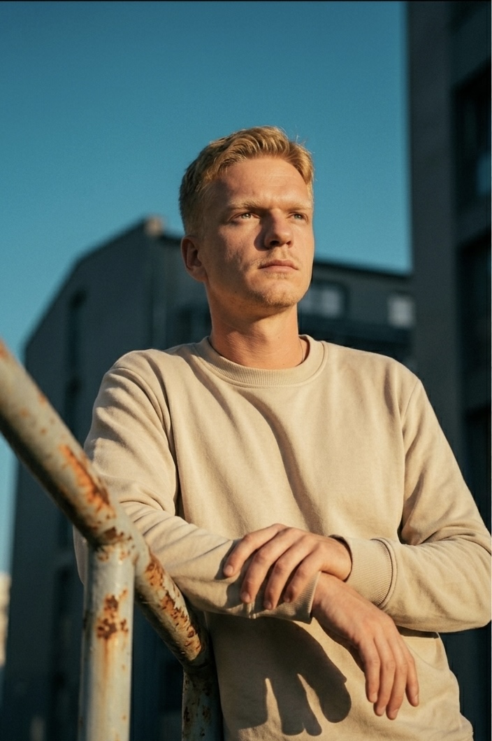 Porträt von Volodymyr Wildschut im Abendlicht